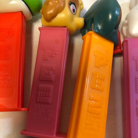 Lot of 7 Vintage Pez Dispensers Goofy, bunny, Mickey, Yoshi, Disney - Picture 6 of 13